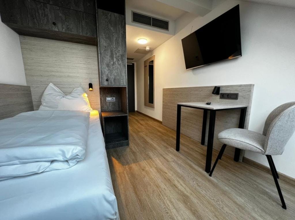 Grünwalder Weg, Unterhaching preview