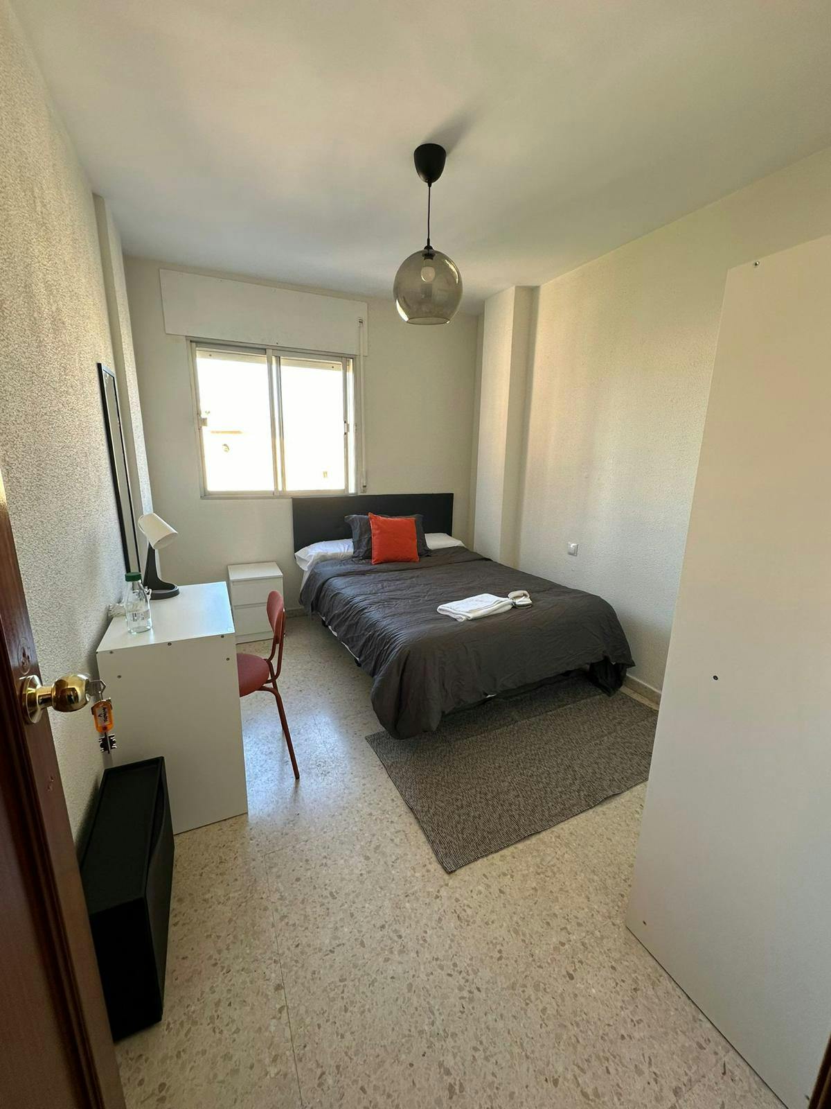 Private room for rent for €490 per month in Málaga, Calle Angosta del Carmen
