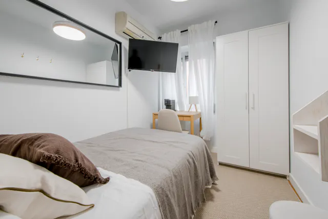 Private room in Calle de Eugenio, Madrid (1605391) room image 1