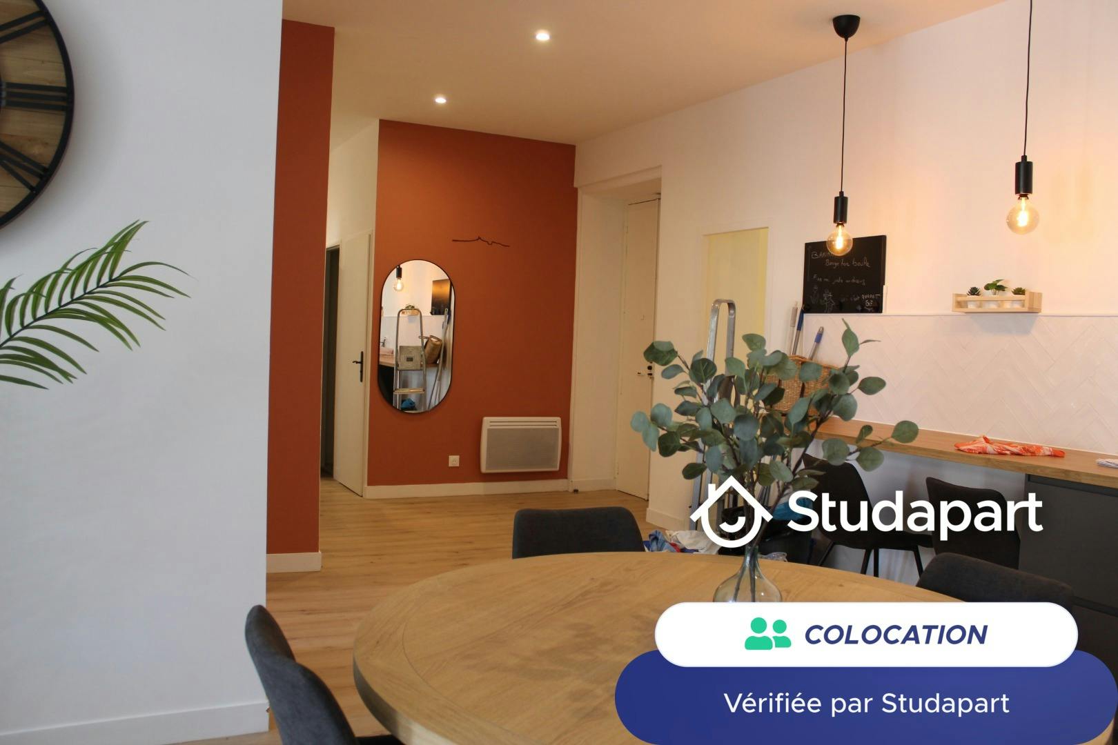 Private room for rent on Rue Colbert, Marseille