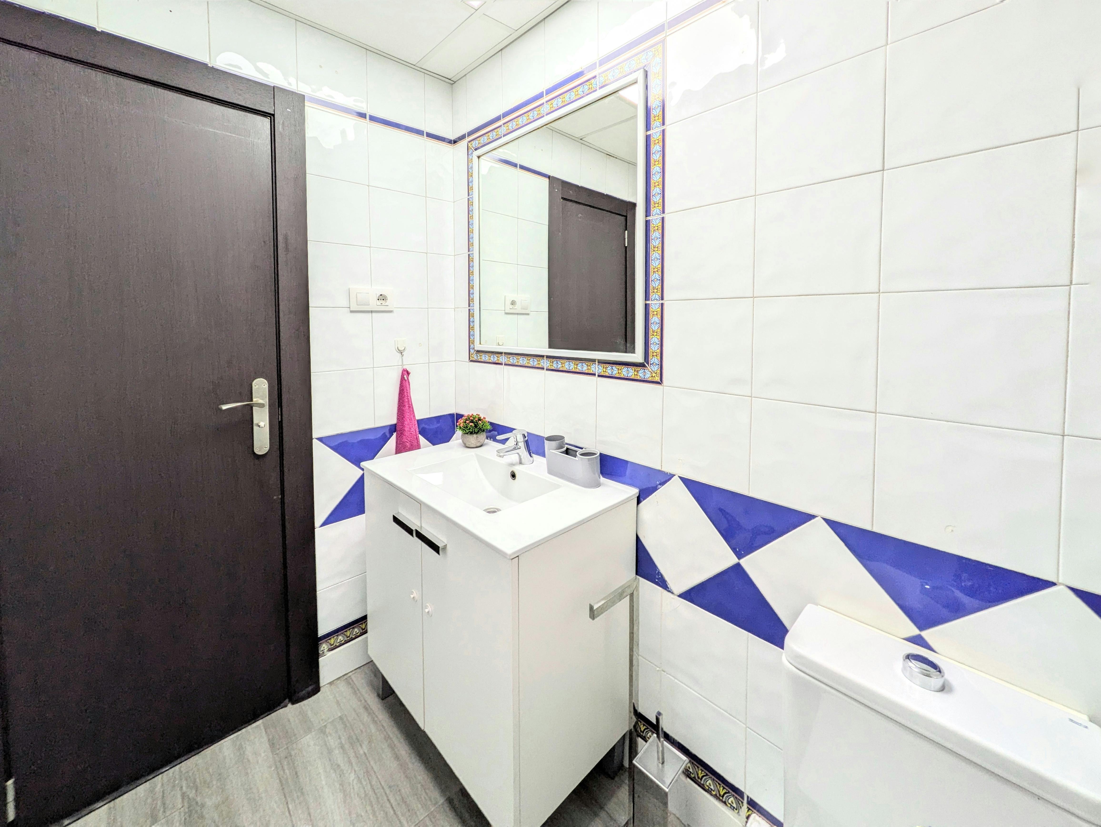 Apartment Burjassot, 1 bed, 15m² — photo 5