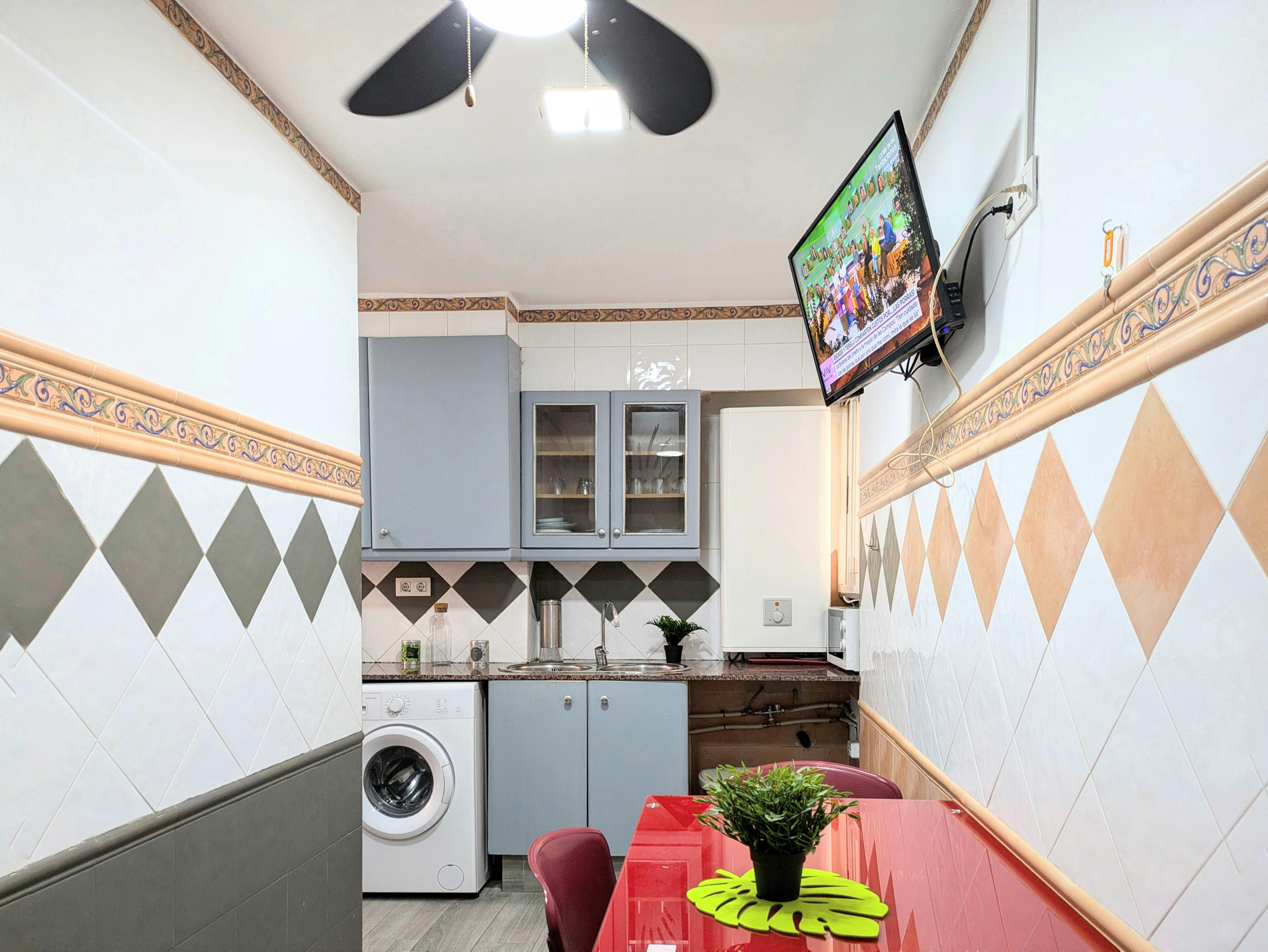 Apartment Burjassot, 1 bed, 15m² — photo 8