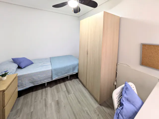 Private room in Carrer de Bailén, Burjassot (1605732) room image 1