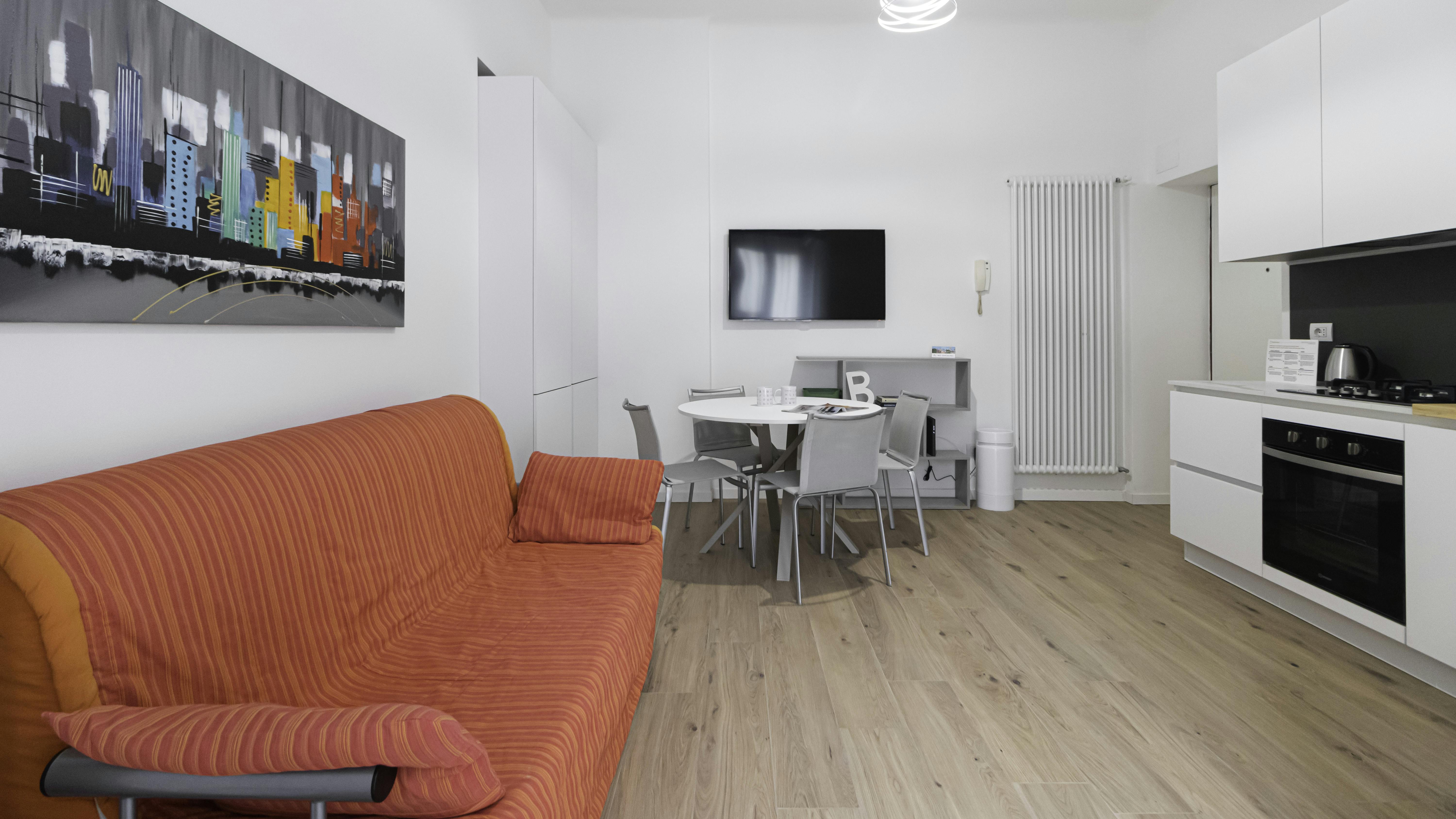 Apartment for rent for €1,500 per month in Milan, Via Sigieri