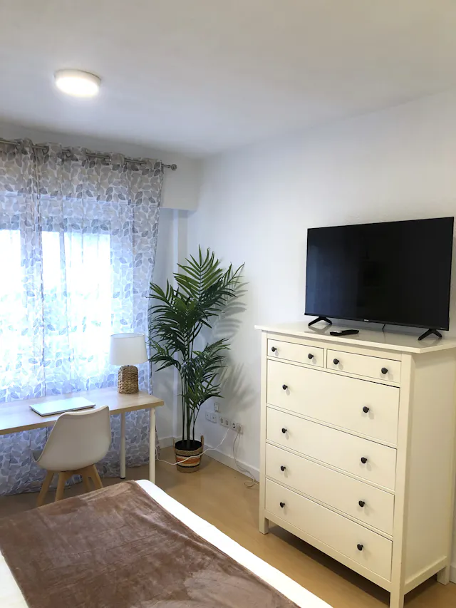 Shared room in Avenida de Baviera, Madrid (1606178) room image 2