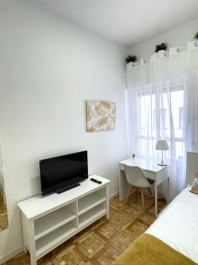 Private room in Calle de Bravo Murillo, Madrid (1606202) room image 2