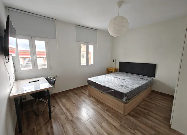Private room in Calle de Luis Ruiz, Madrid (1606364) room image 1