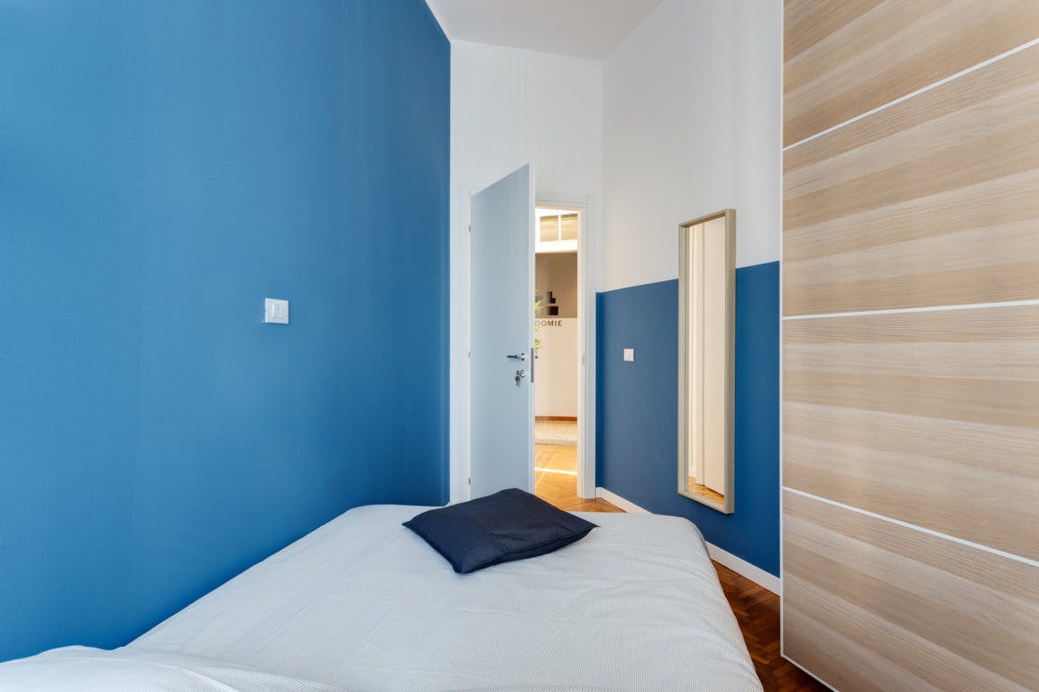 Via Annibale Caretta, Milan