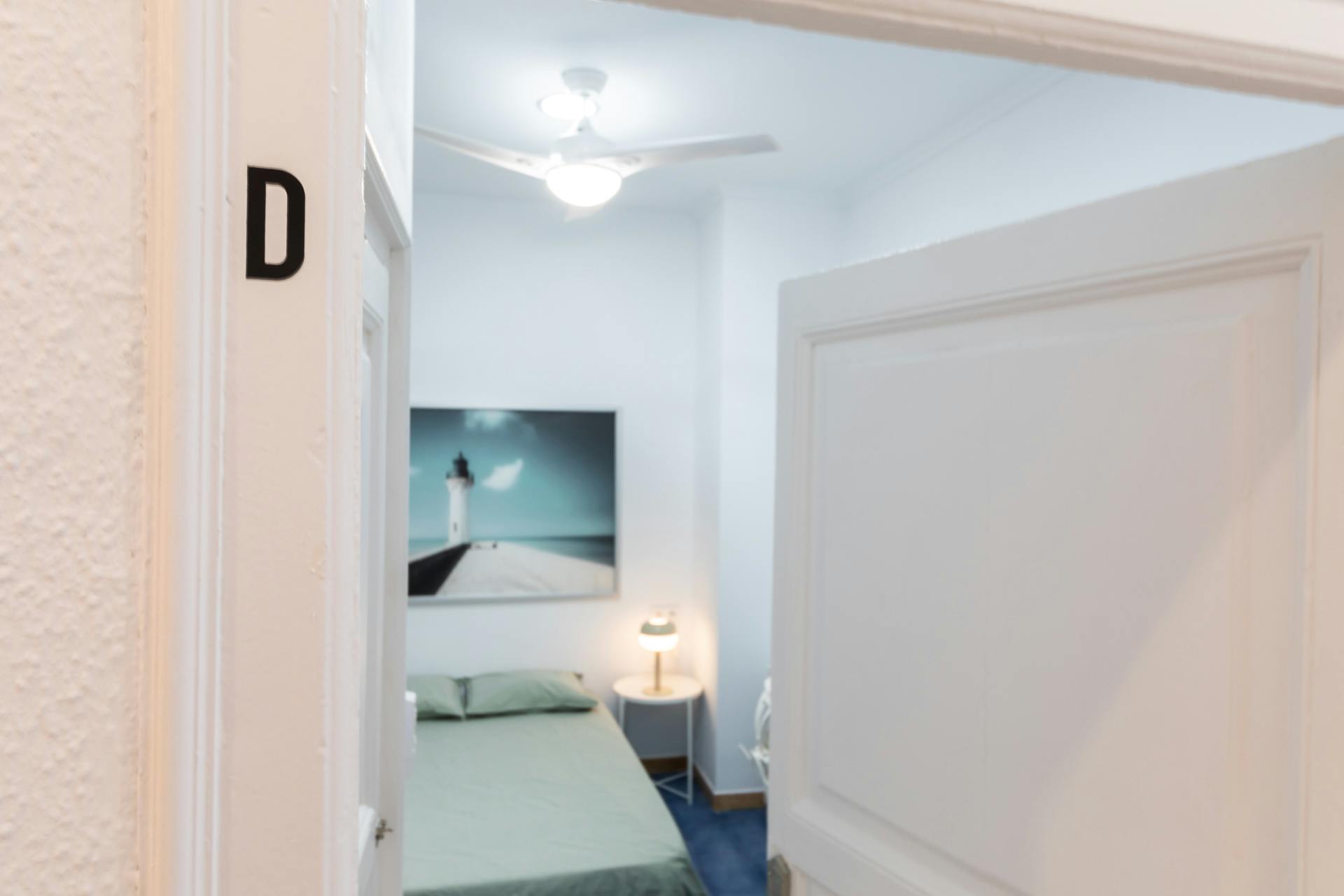 Apartment Valencia, 1 bed, 12m² — photo 4