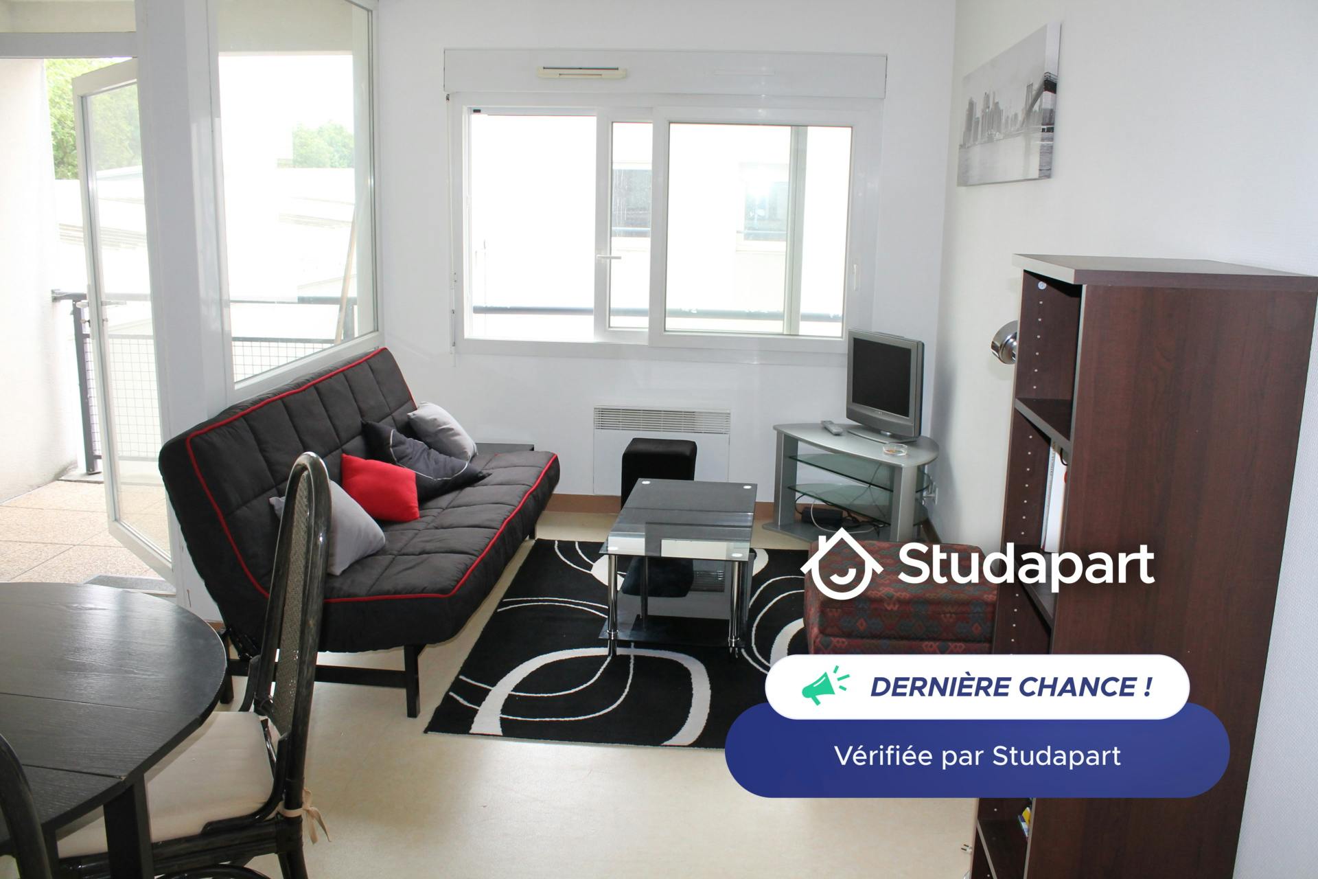 Wohnung zu mieten für 799 € pro Monat in La Rochelle, Rue de la Huguenote
