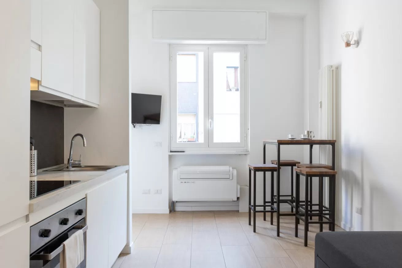 Apartment for rent for €2,000 per month in Milan, Via Bernardino Verro