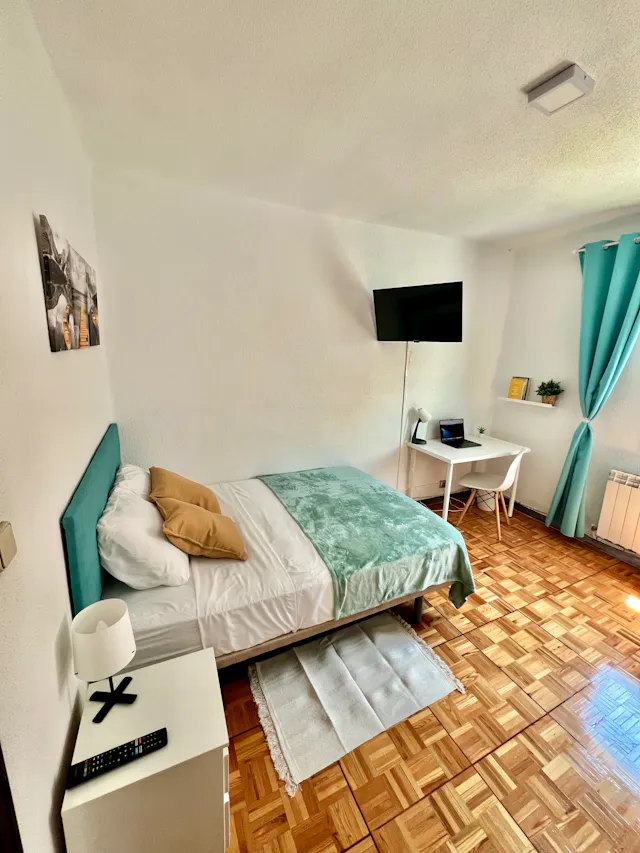 Private room in Calle de Bravo Murillo, Madrid (1606881) room image 1