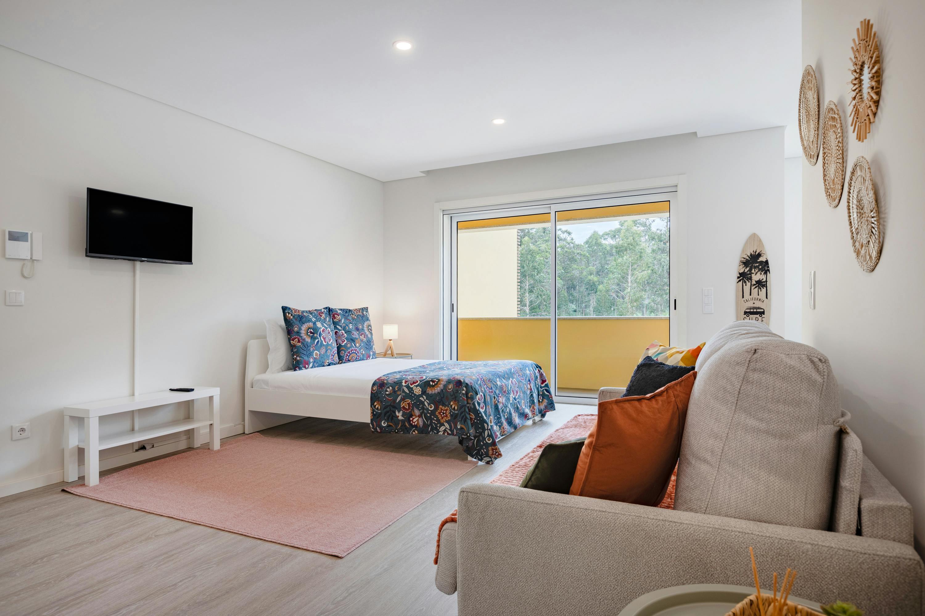 Studio for rent for €2,780 per month in Ovar, Rua Brigadeiro Pinho Freire