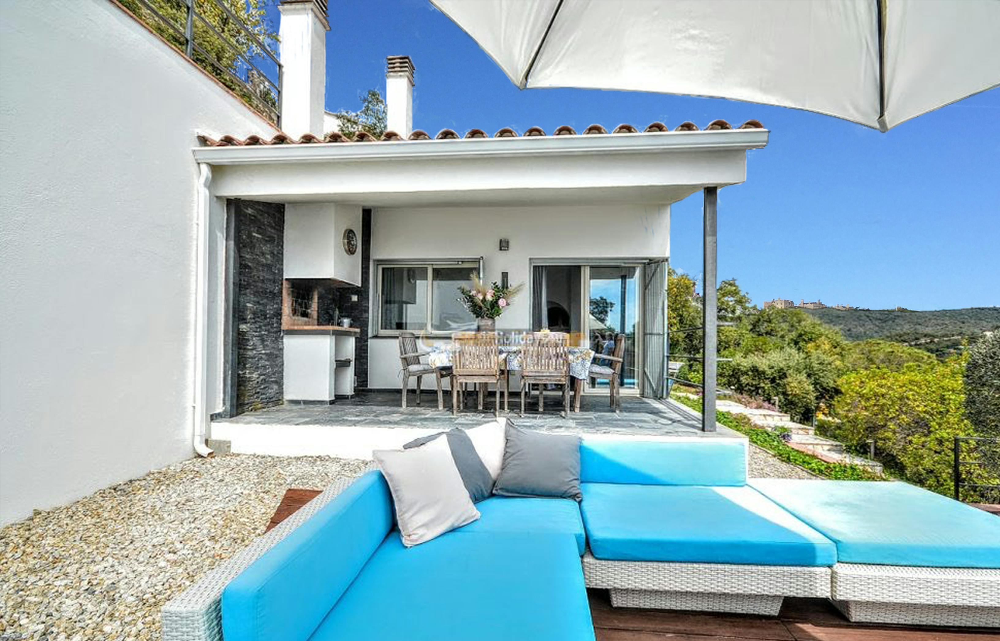 House for rent for €2,200 per month in Castell-Platja d'Aro, Carrer Xiprers