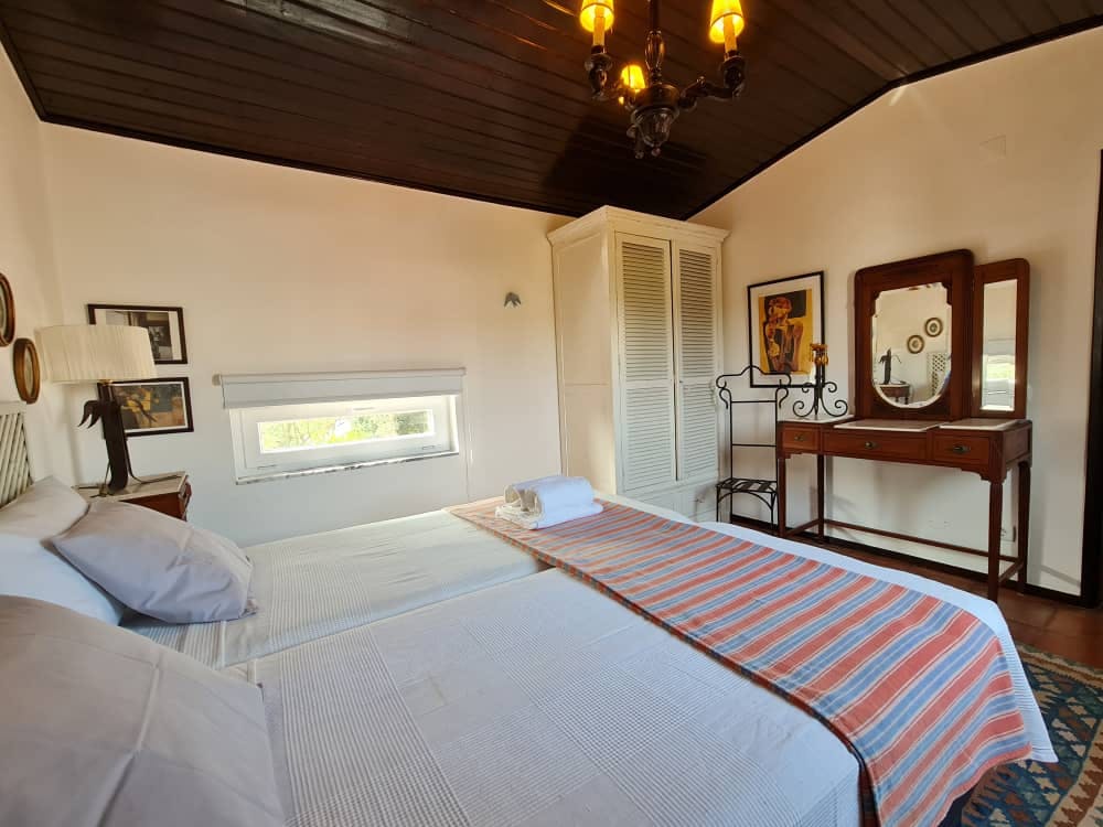 私人房间 正在以 €680 的月租出租，其位于 Óbidos, R. Casal da Canastra