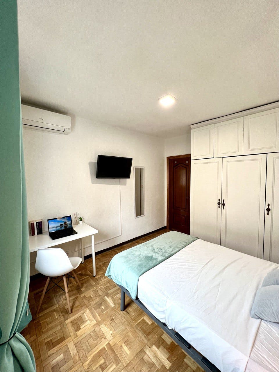 Private room for rent for €710 per month in Madrid, Calle de Bravo Murillo