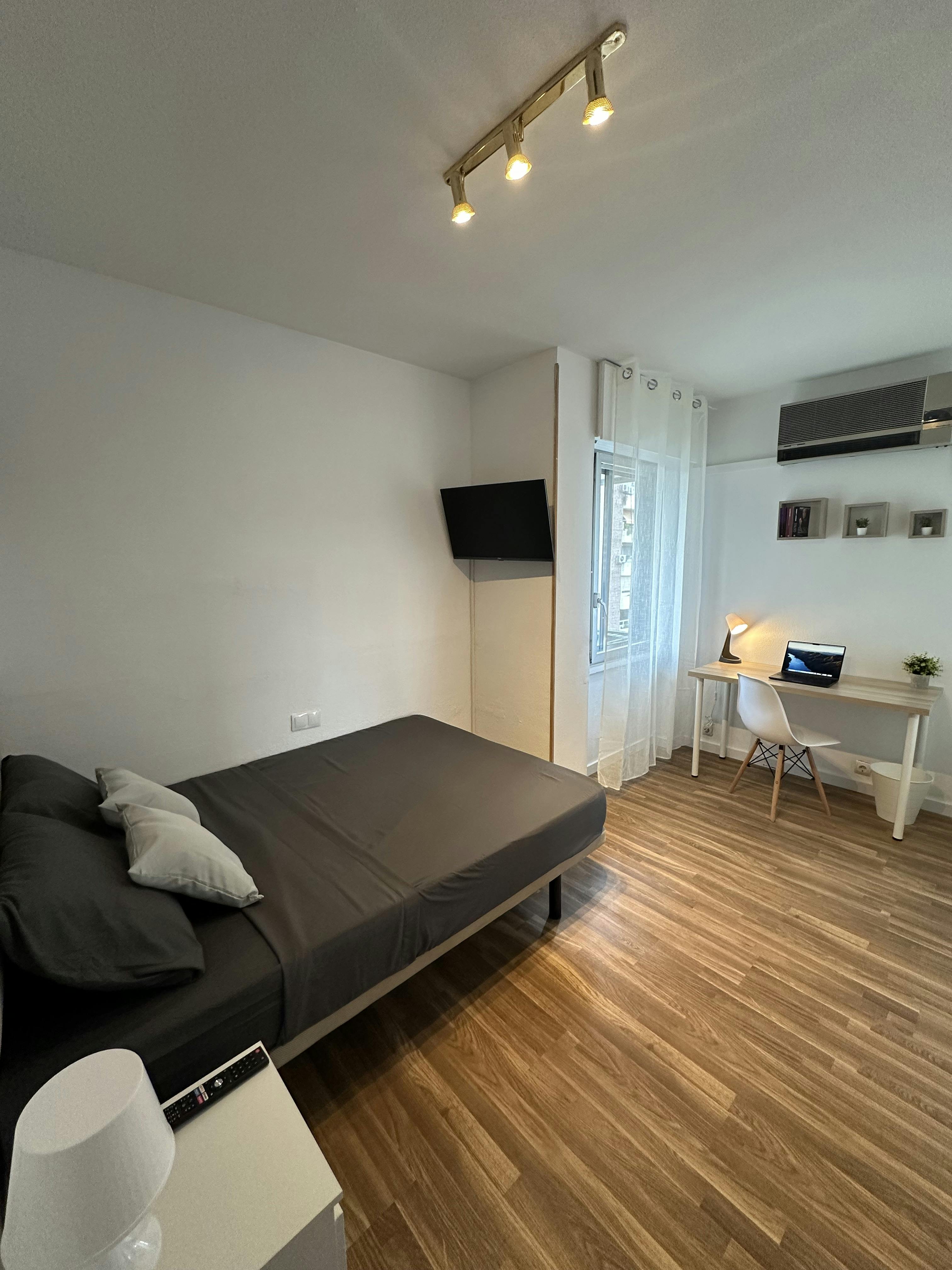 Calle de Sirio, Madrid preview