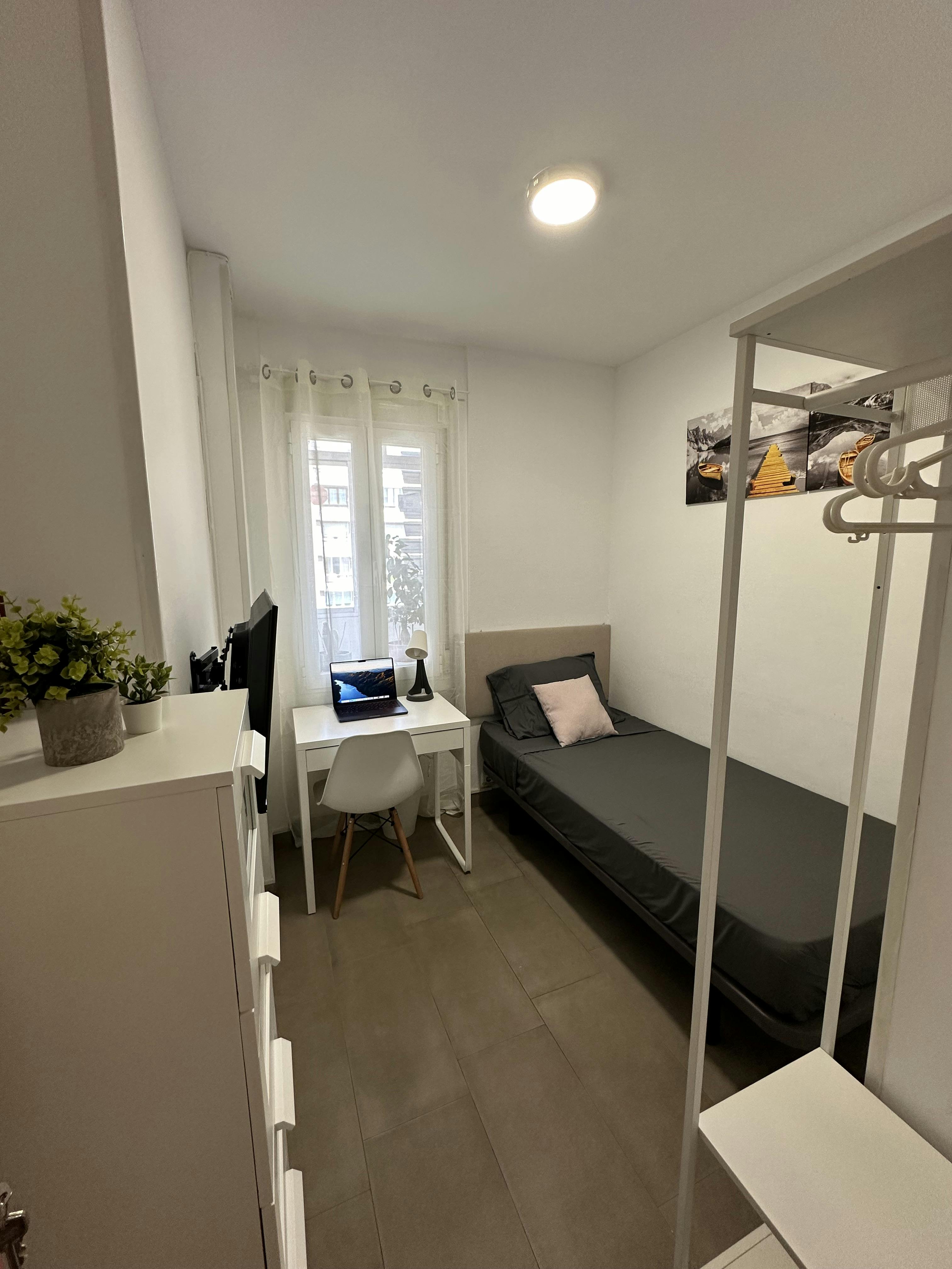 Calle de Sirio, Madrid preview