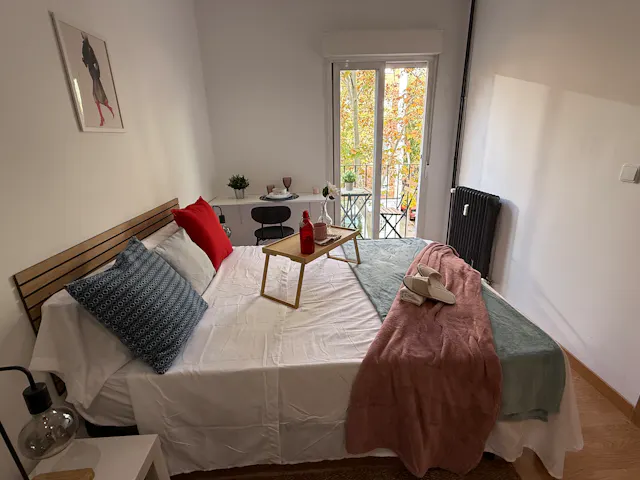 Private room in Calle de Julián Besteiro, Madrid (1607246) room image 2