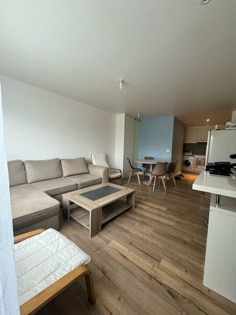 公寓 正在以 €1,450 的月租出租，其位于 Clichy-sous-Bois, Allée de l'Union
