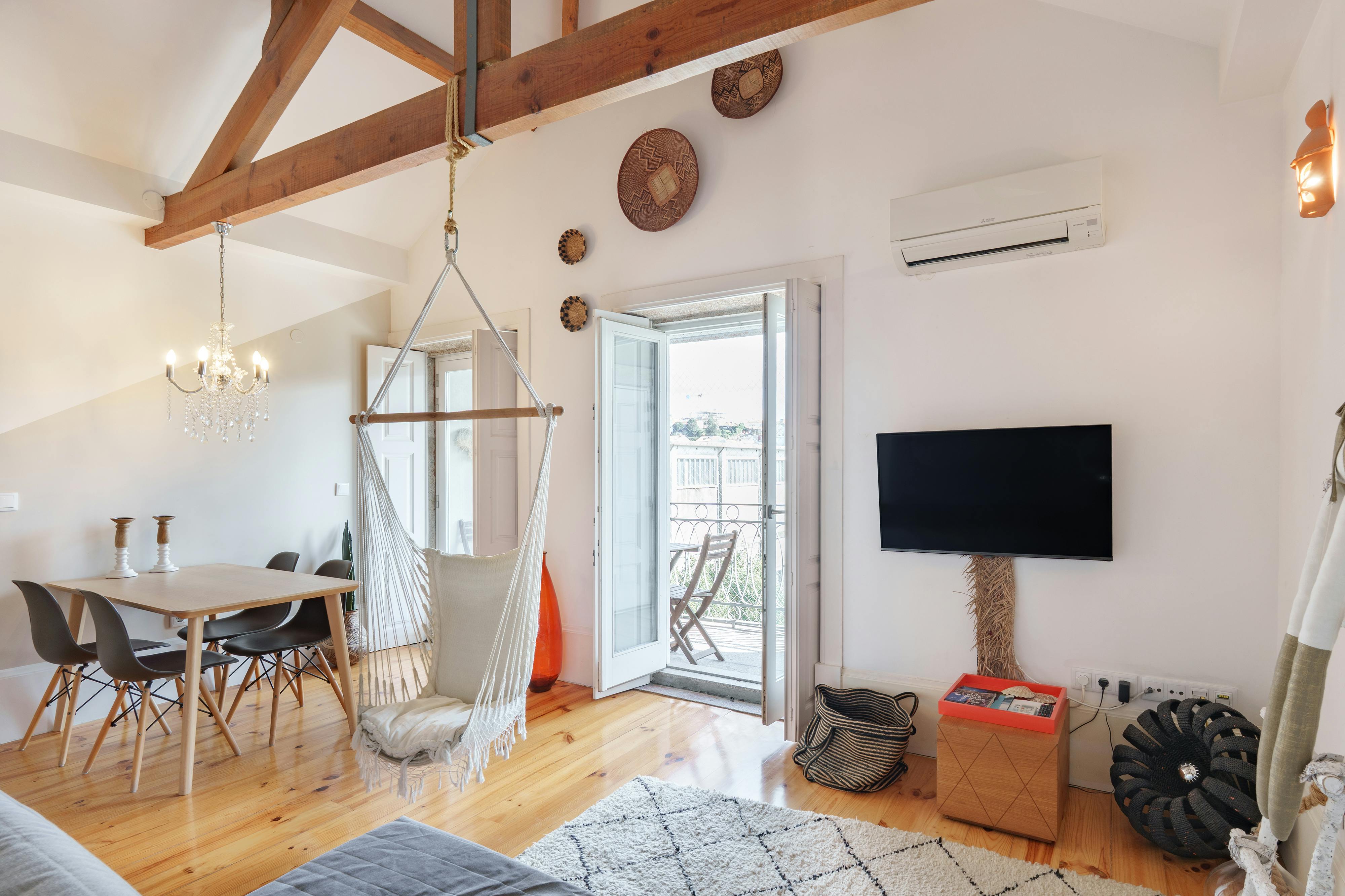 Apartment for rent for €1,300 per month in Porto, Praça da República