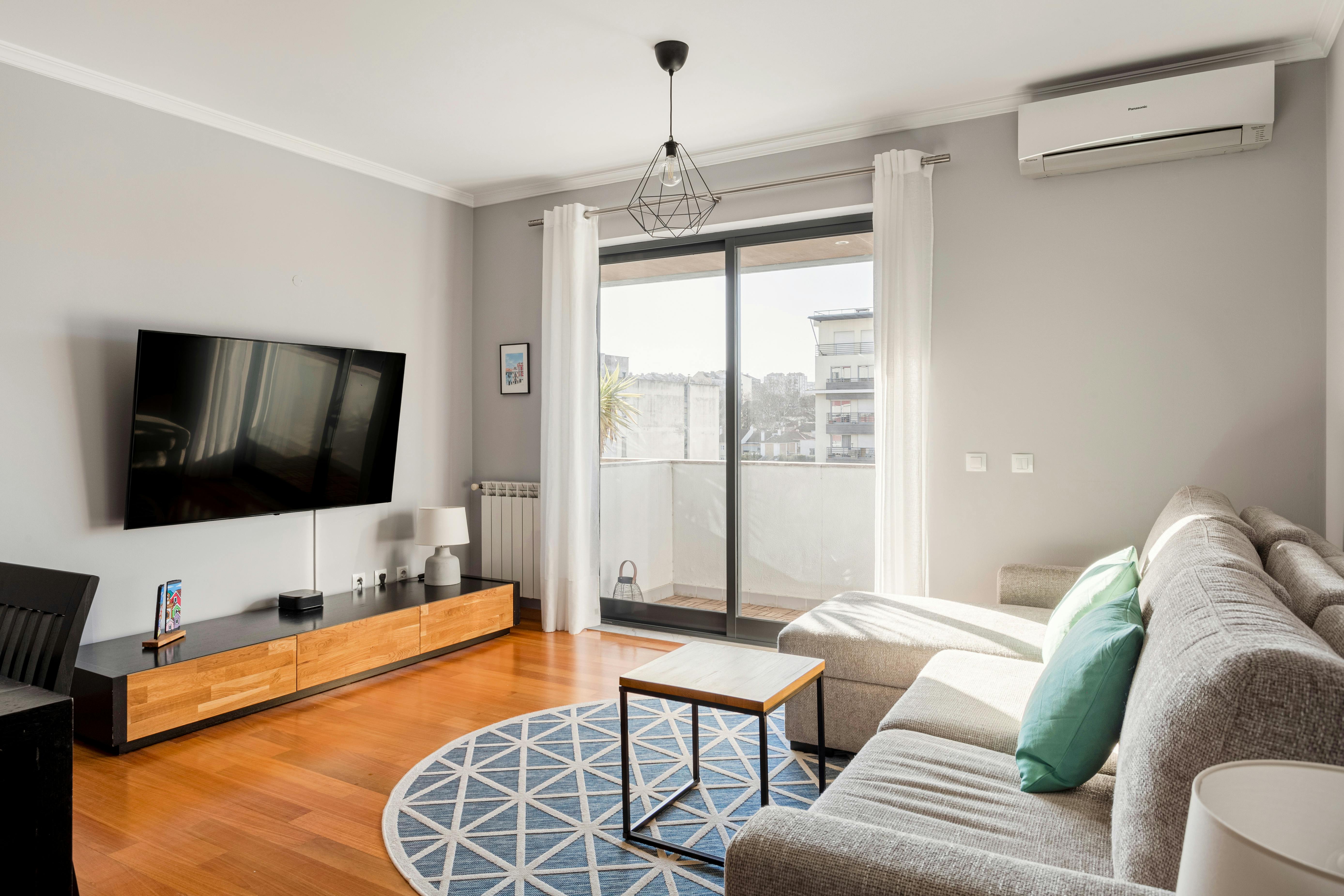 Apartment for rent for €3,240 per month in Lisbon, Avenida Gomes Pereira