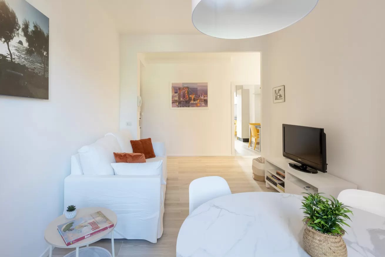 Apartment for rent for €3,500 per month in Milan, Via Savona