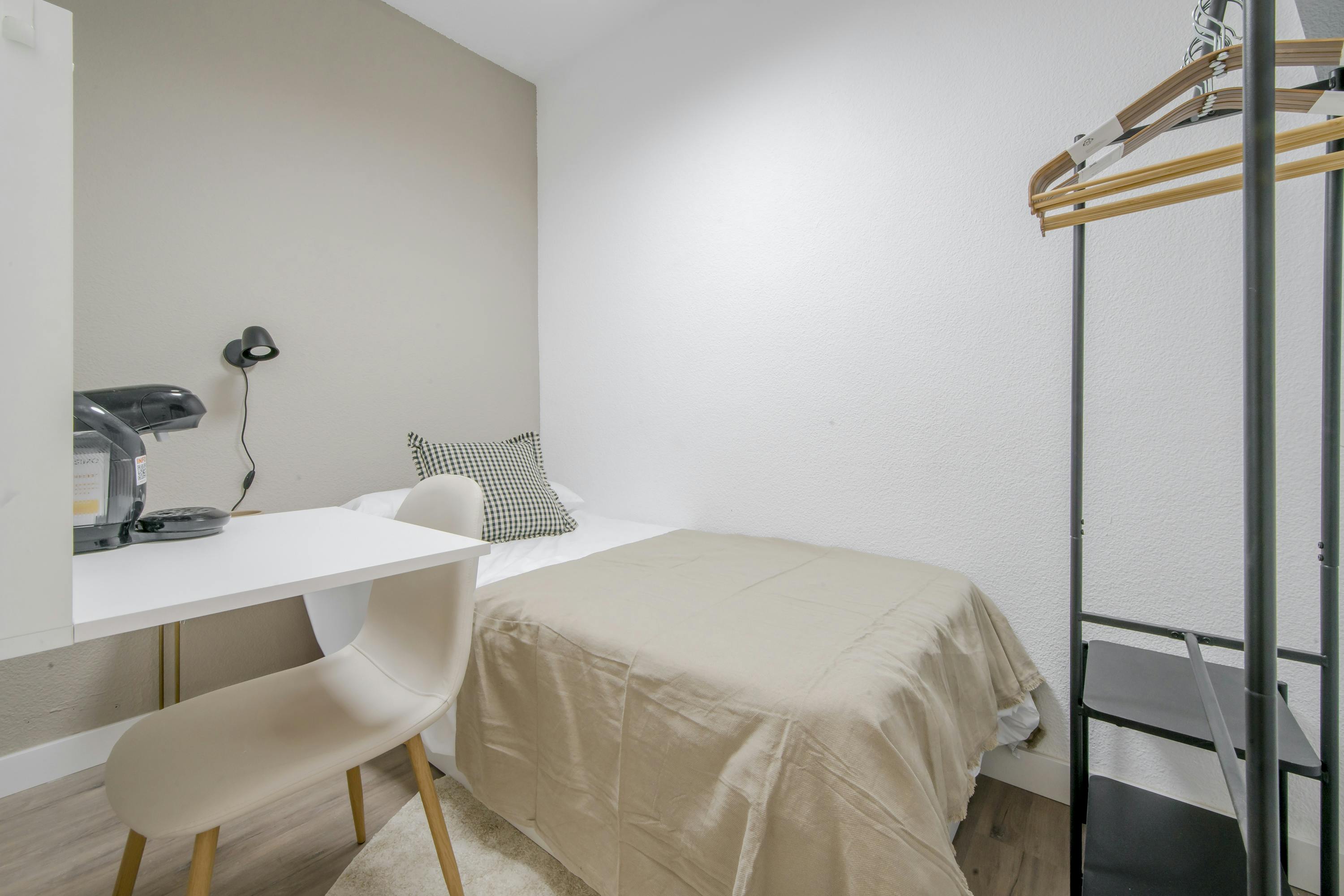 Calle de María de Guzmán, Madrid preview