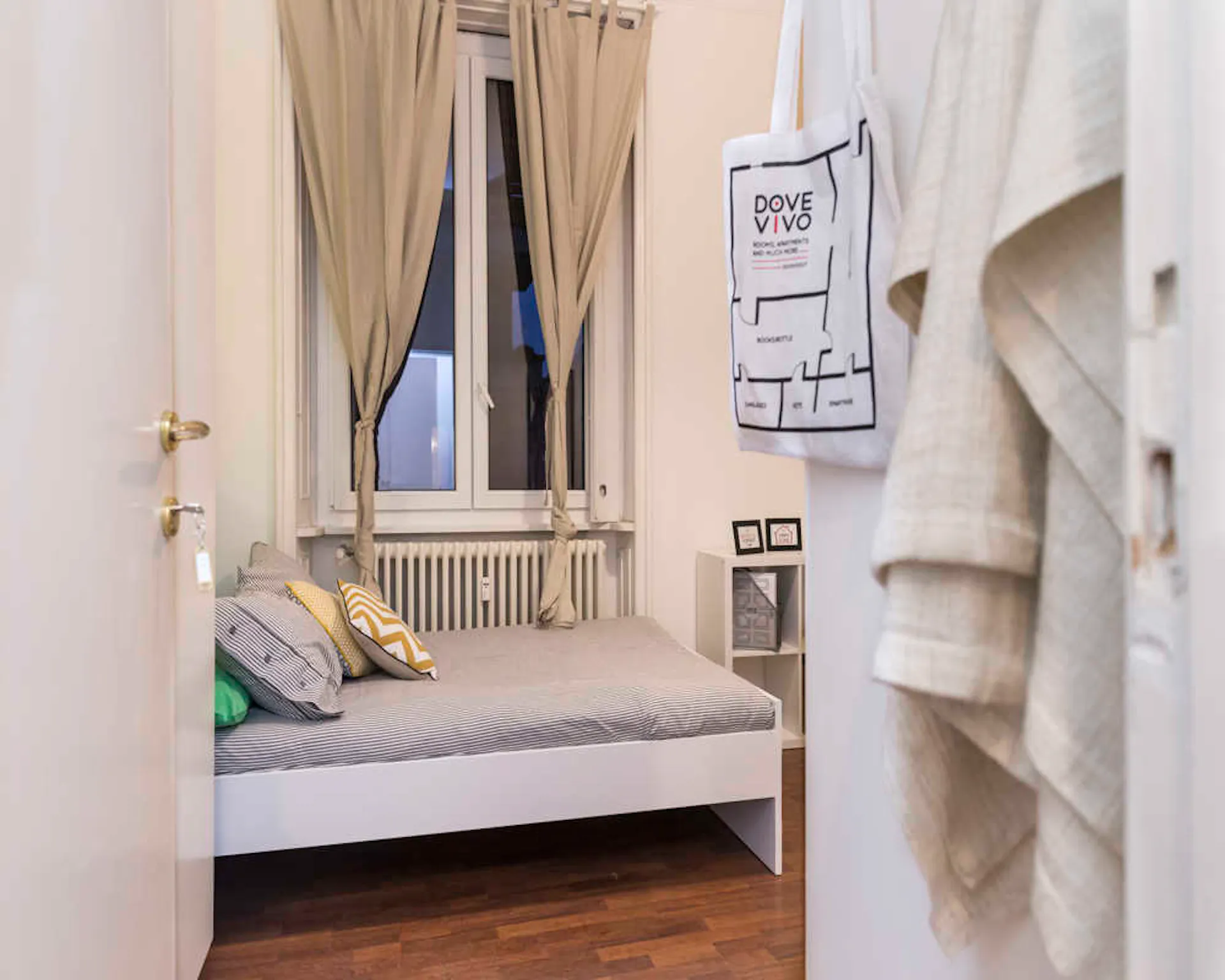 Via Giulio Tarra, Milan preview