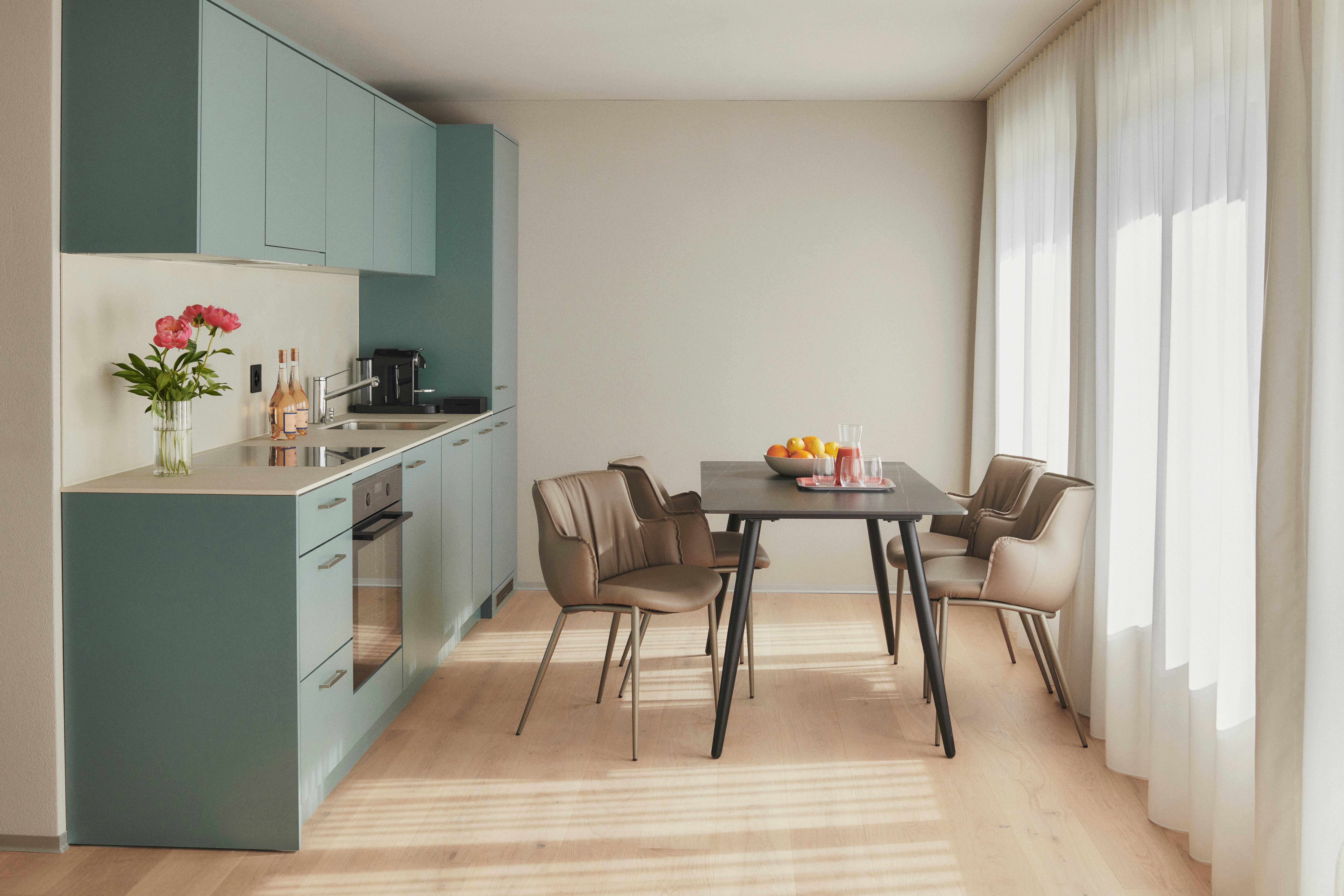 Maison à louer pour 4 690 CHF/mois à Opfikon, Thurgauerstrasse