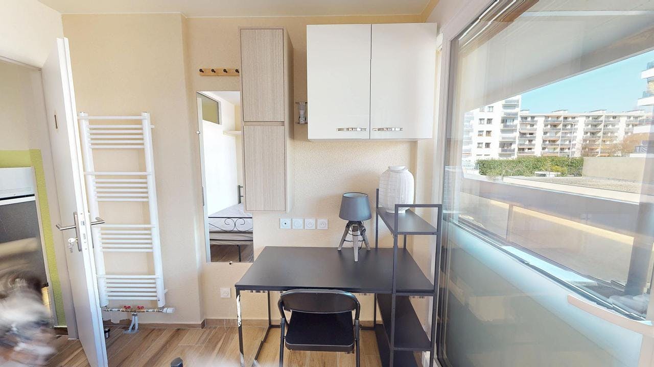 Apartment Ambilly, 1 bed, 8m² — photo 1