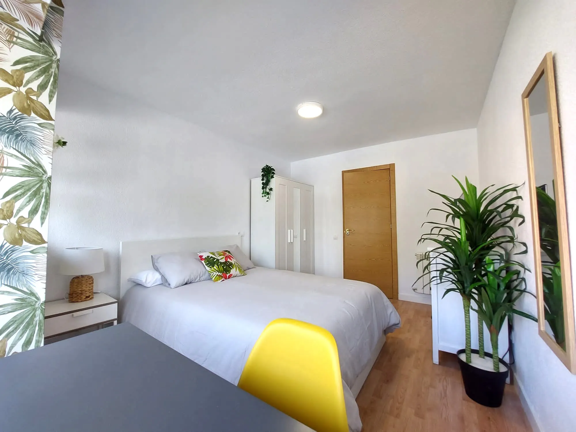 Private room in Calle de López de Hoyos, Madrid (1608417) ROOM 1