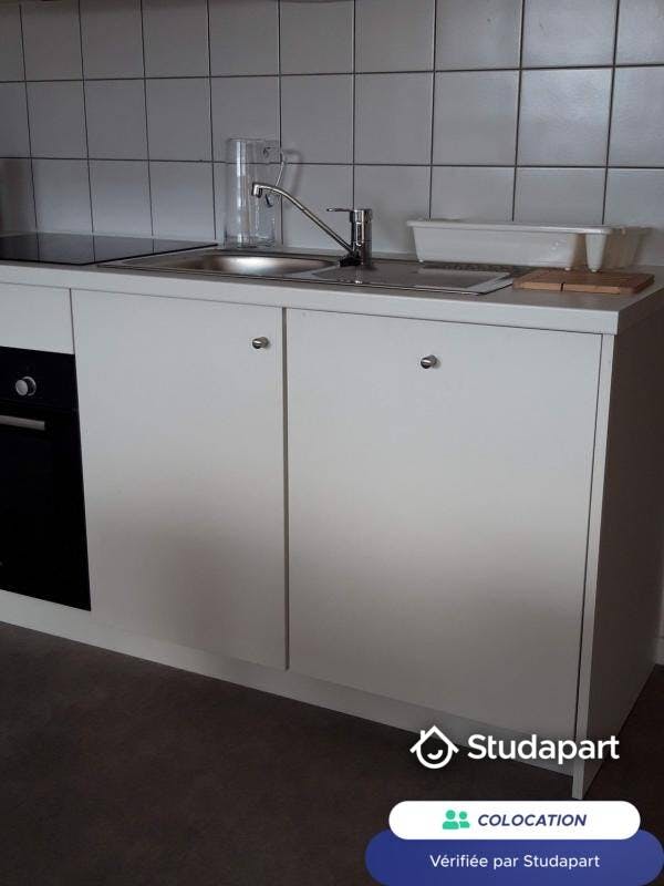 Private room for rent on Place Victor Basch, Caluire-et-Cuire - Όψη 4