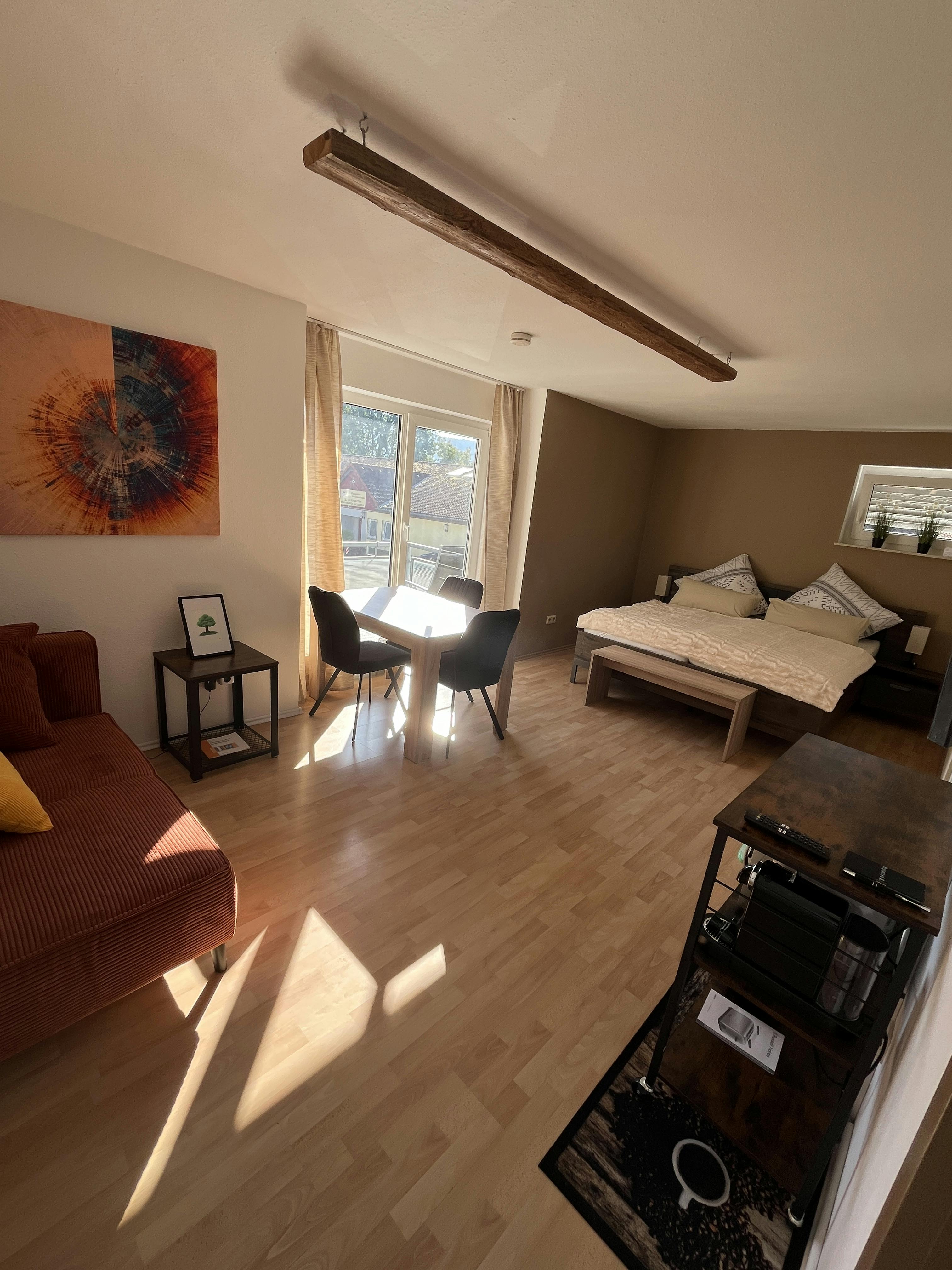 Apartment for rent for €1,450 per month in Dossenheim, Gerhart-Hauptmann-Straße