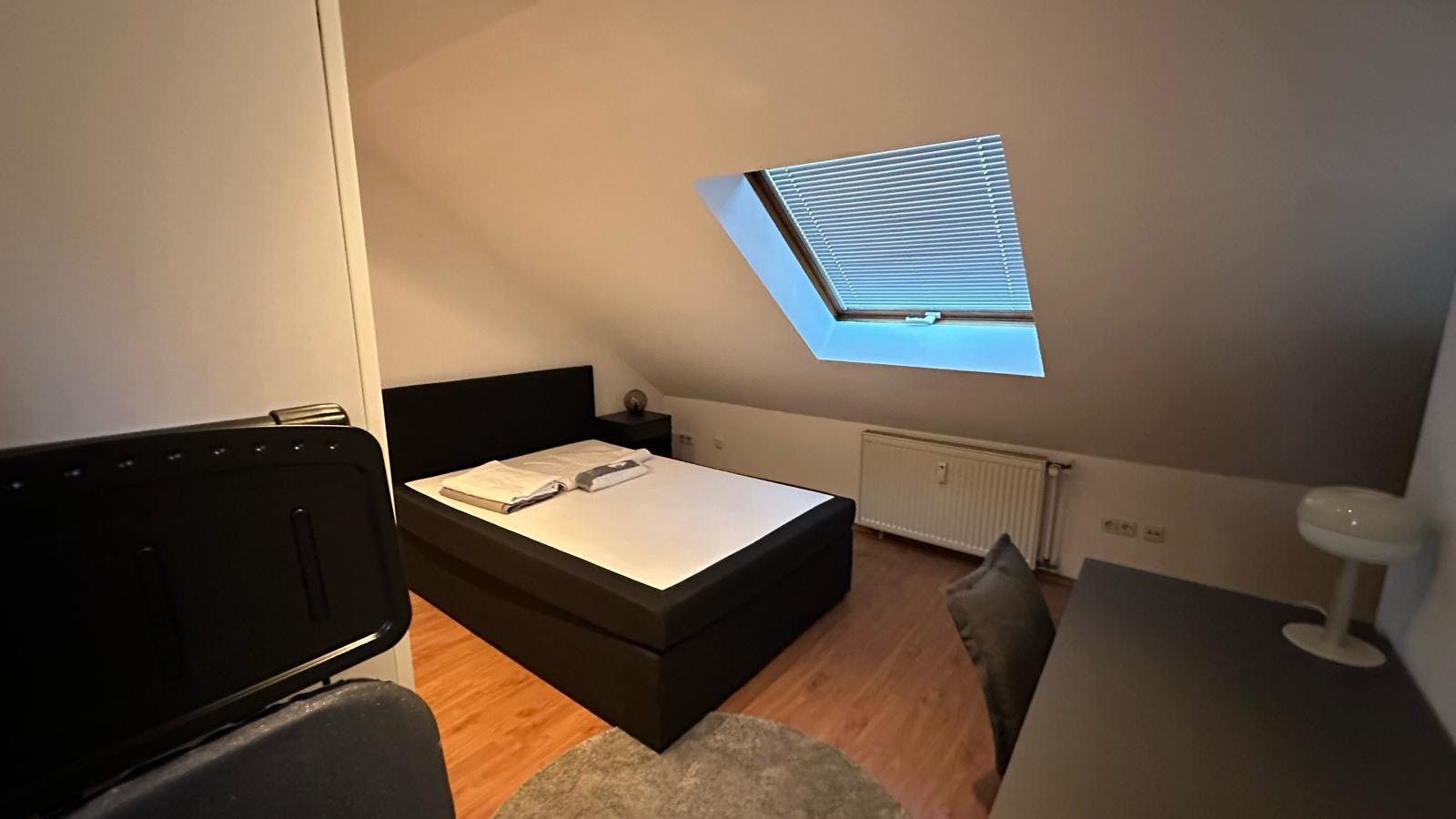 Apartment for rent for €999 per month in Frankfurt am Main, Robert-Mayer-Straße