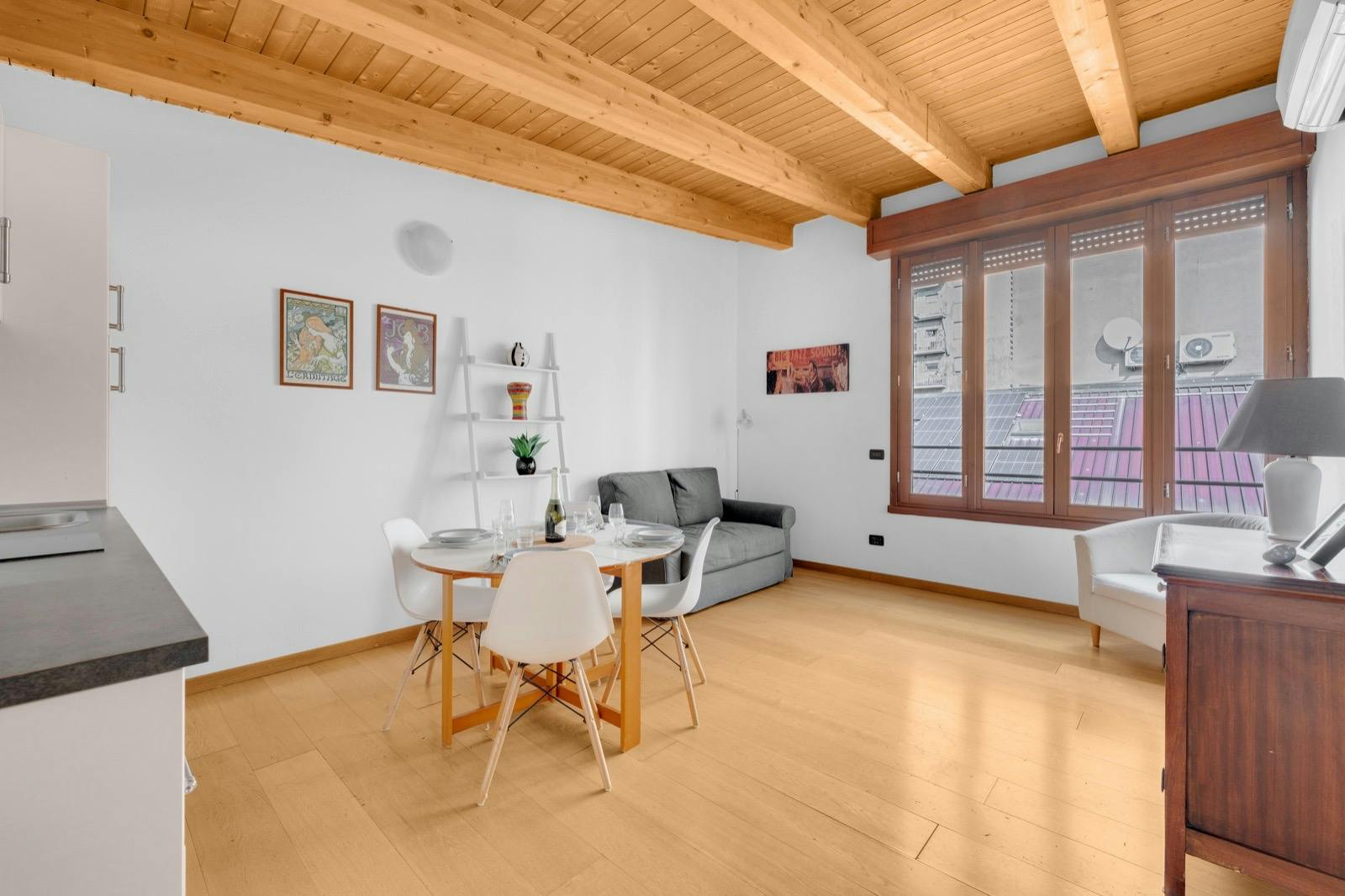 Apartment for rent for €2,000 per month in Milan, Viale Monza