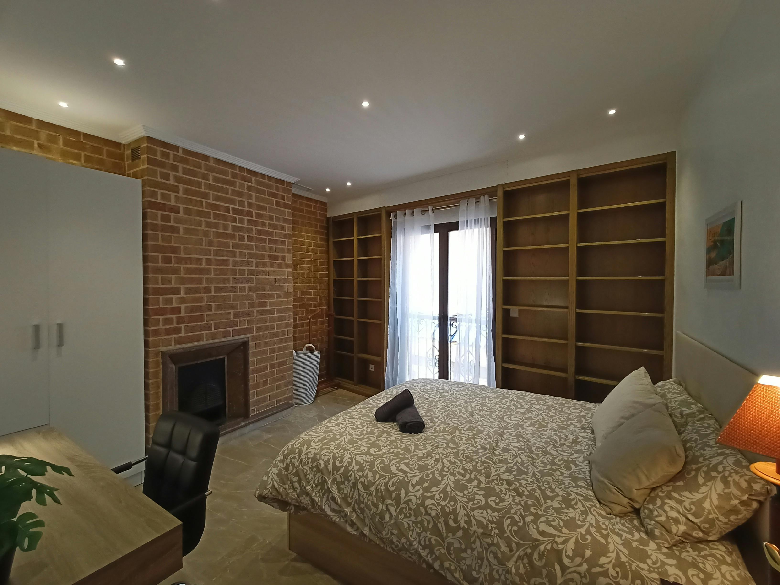 Private room for rent for €350 per month in Elche, Carrer Carmelitas