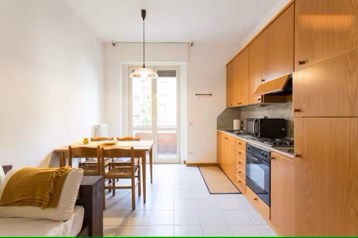 Apartment for rent for €1,800 per month in Milan, Via Giuseppina Lazzaroni