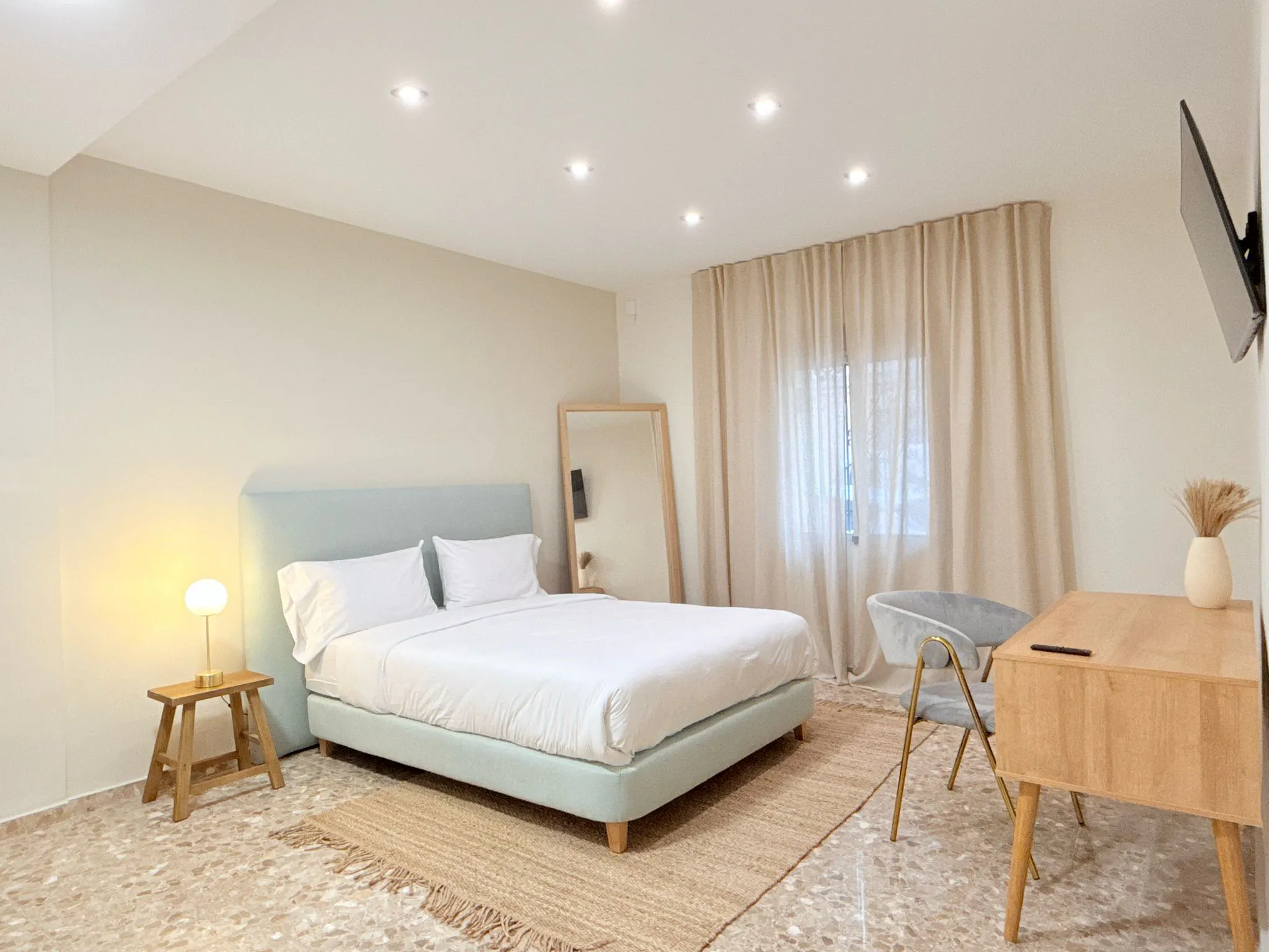 Carrer de l'Omet, Valencia preview