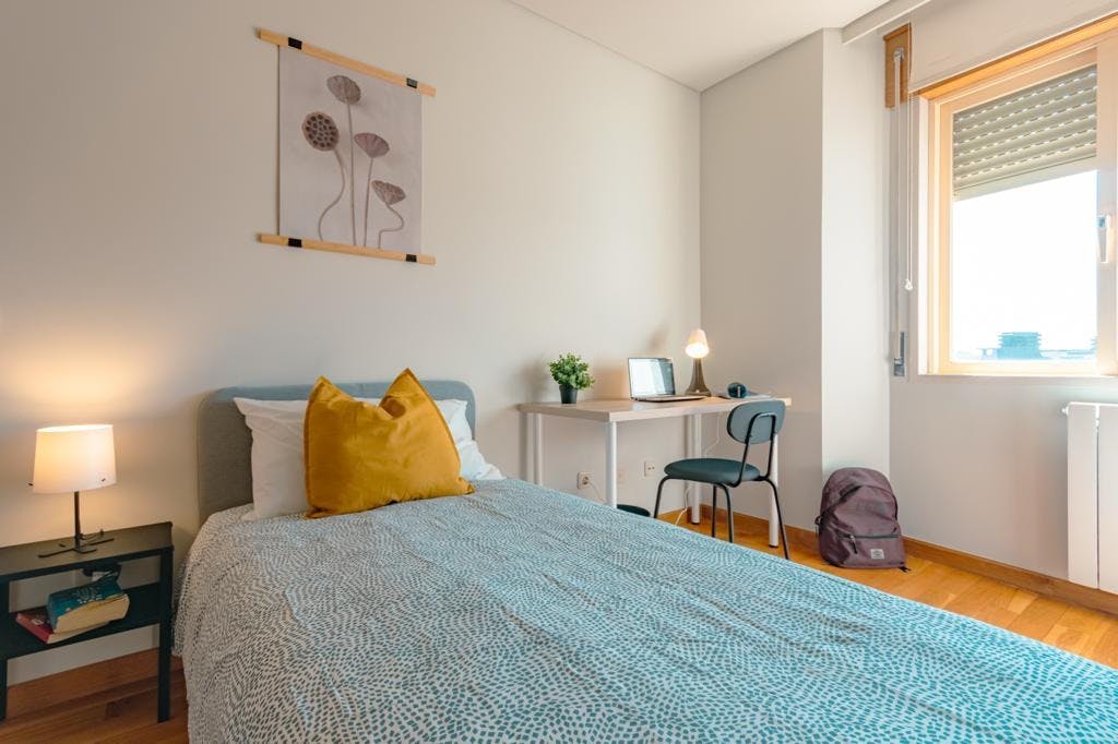 Private room for rent for €690 per month in Porto, Rua da Bouça