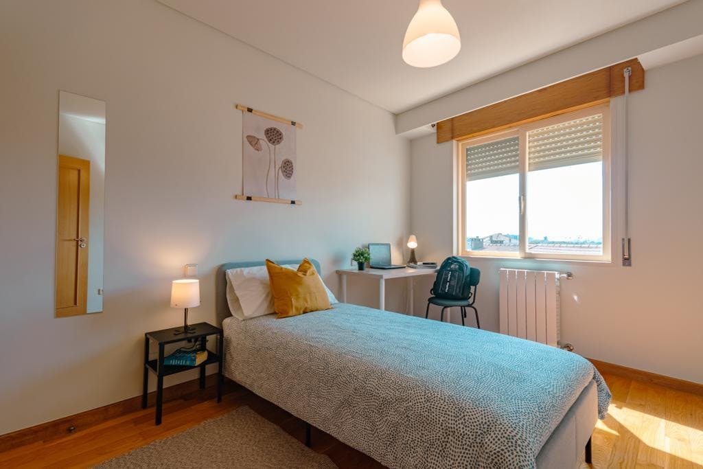 Private room for rent for €640 per month in Porto, Rua da Bouça