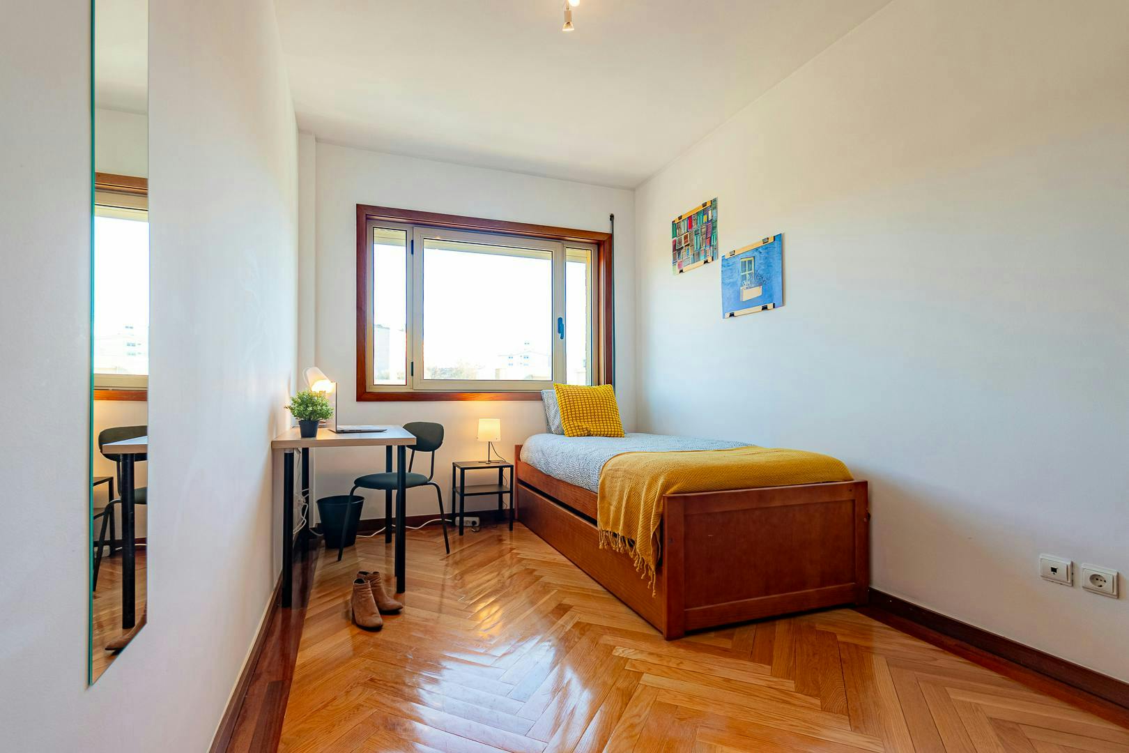 Private room for rent for €590 per month in Porto, Rua de São Tomé