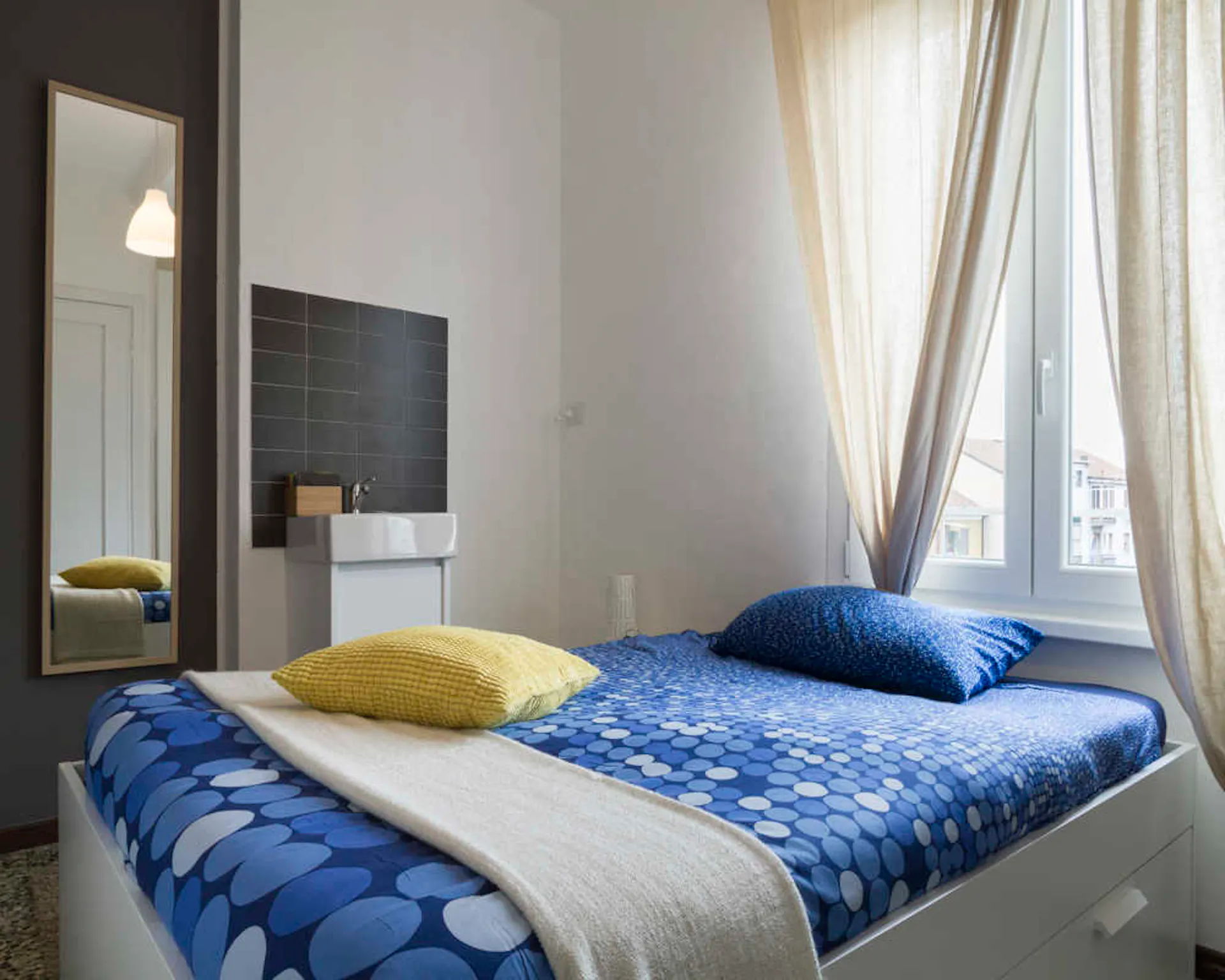 Viale Carlo Espinasse, Milan preview