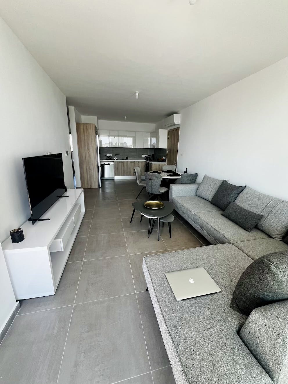 Apartamento en alquiler por 2600 € al mes en Larnaca, Psaron
