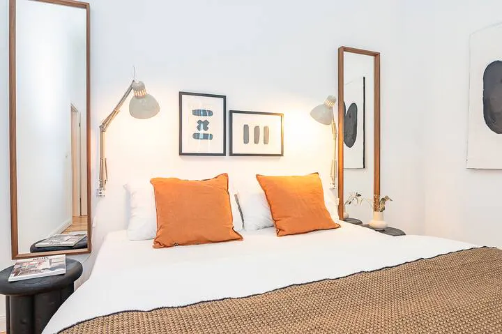 1-Bedroom Apartment in Niebuhrstraße, Berlin (1609713) ROOM 1