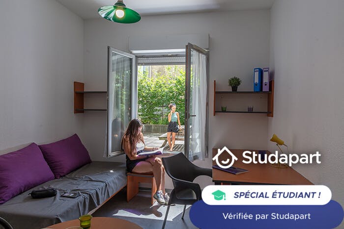 Private room for rent on Rue Pasteur, Lyon