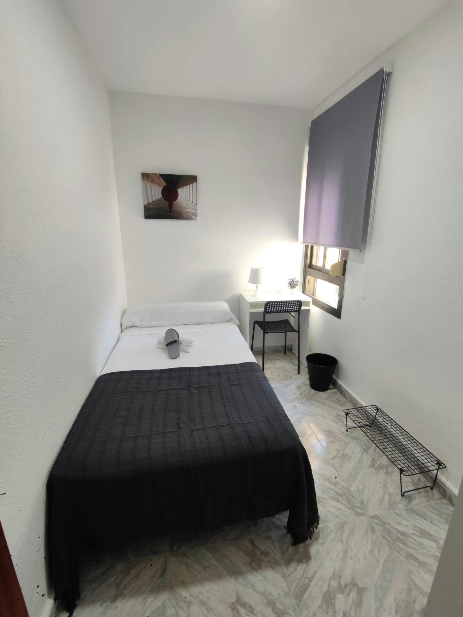 Calle Ronda de Panaderos, Granada preview