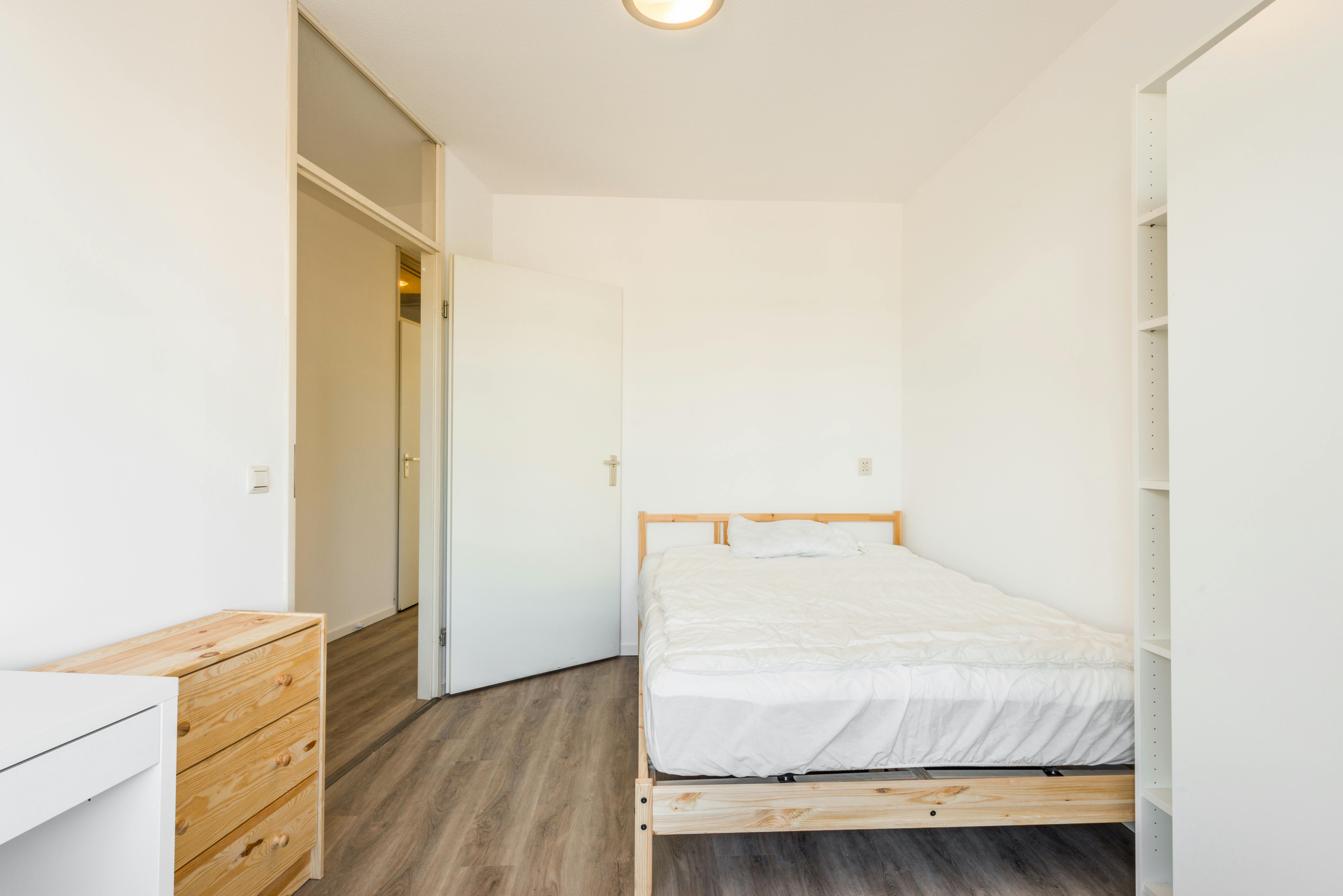 Kamer aan Gerrit Mannourystraat, Amsterdam