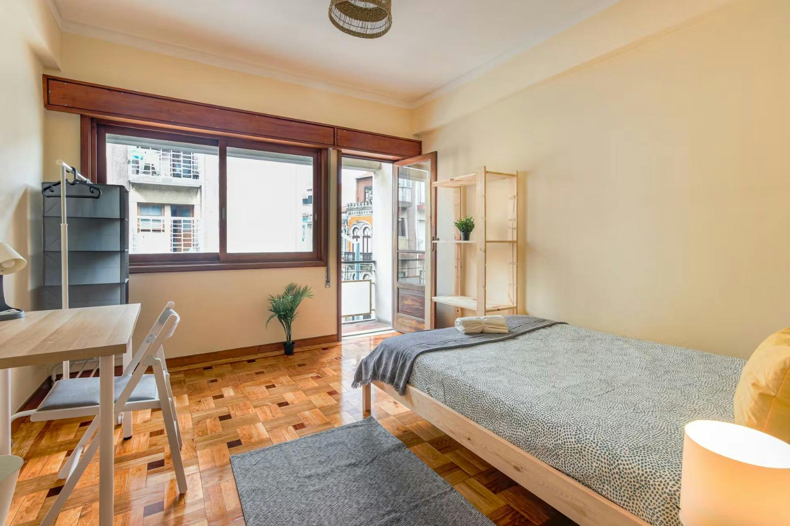 Private room for rent for €550 per month in Porto, Rua João de Oliveira Ramos