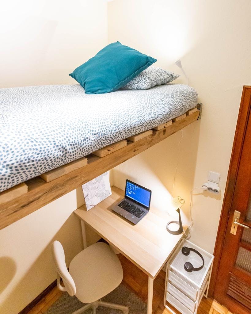 WG-Zimmer zu mieten für 490 € pro Monat in Porto, Rua João de Oliveira Ramos